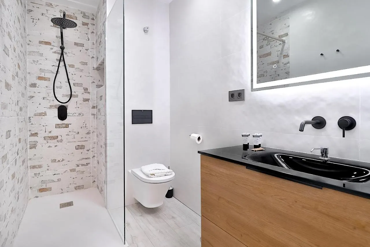 아파트 C24 Fantastic 4 Bedroom With Terrace 말라가